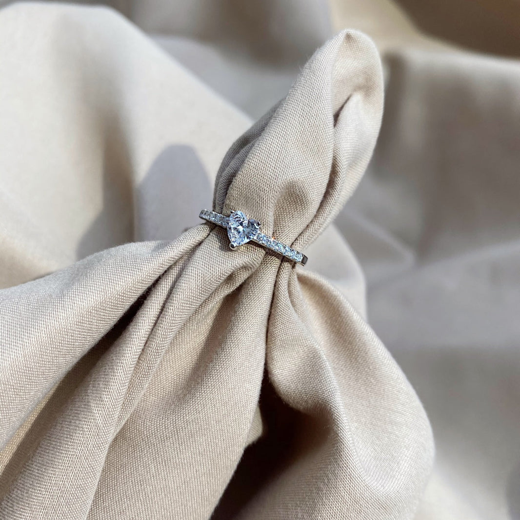 [Amore Jewels]0.5 Carat CaratEternity Charming Heart Shape Lover Ring
