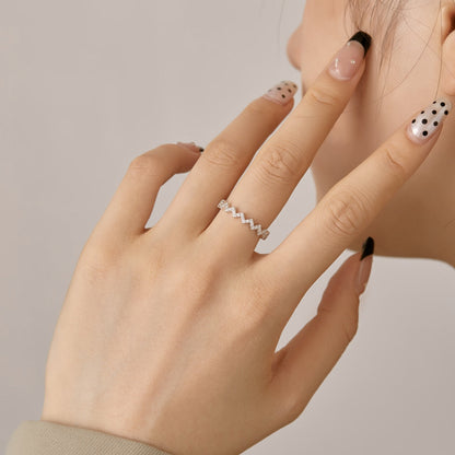 [Amore Jewels]Delicate Enchanting Wave Shape Daily Ring