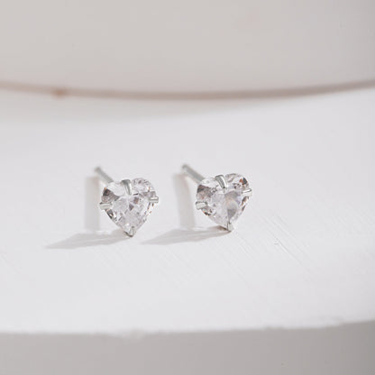 [Amore Jewels]Sparkling Heart Shaped Simple Earrings