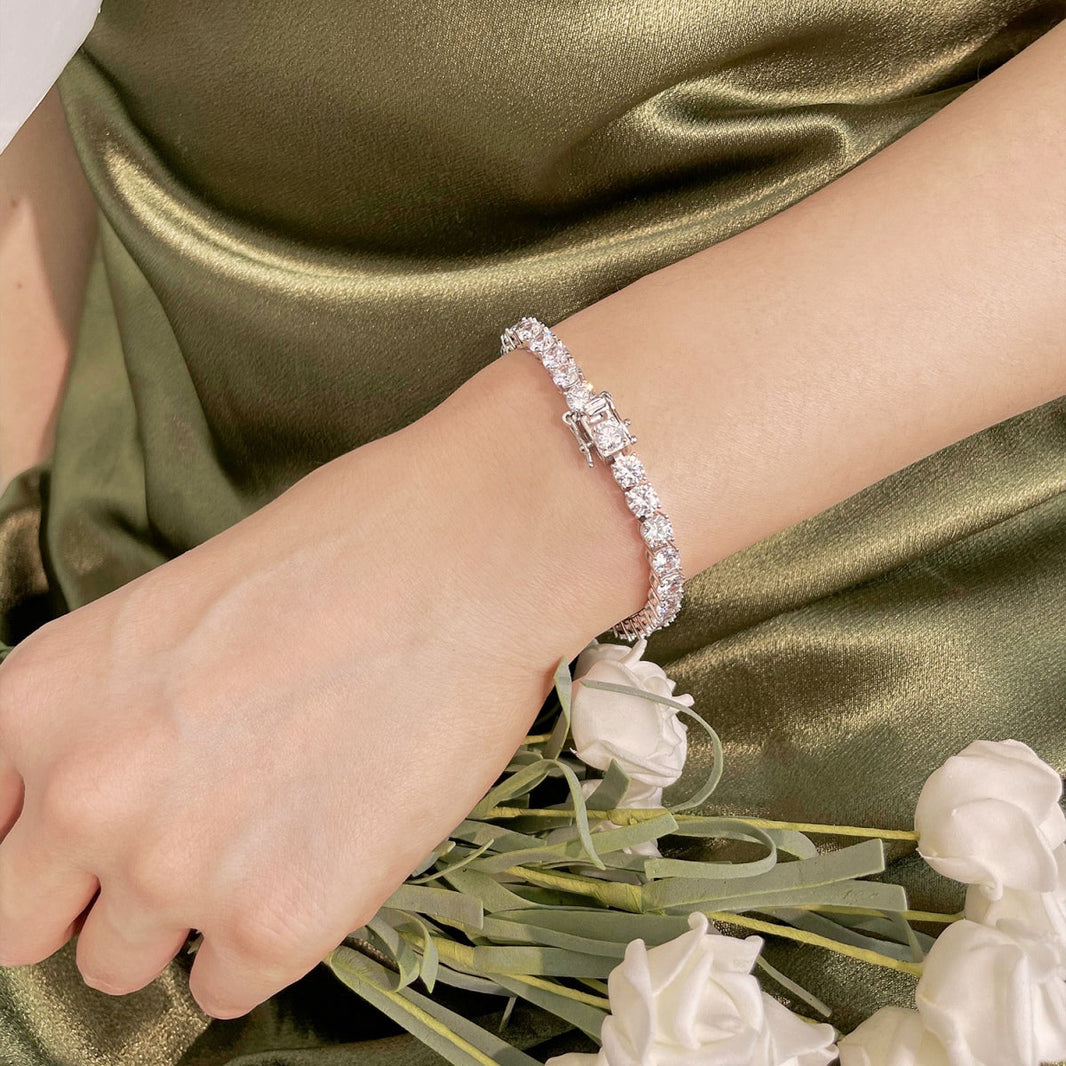 [Amore Jewels]Ornate Sparkling Round Cut Wedding Bracelet
