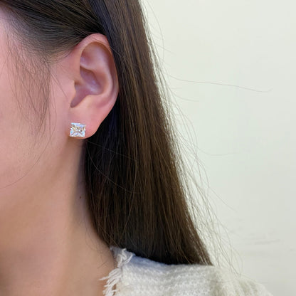 [Amore Jewels]Stylish Shiny Square Center Stone Stud Earrings