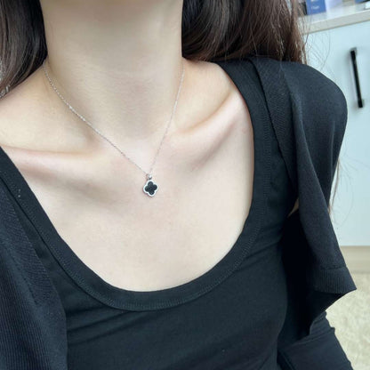 [Amore Jewels]Dainty Flower Shape Necklace