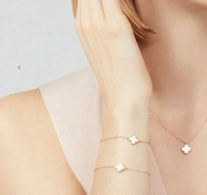[Amore Jewels]CLOVER MINI 9.5MM WHITE MOTHER-OF-PEARL NECKLACE