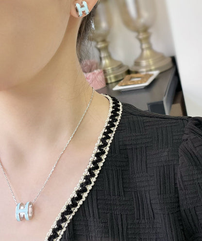 [Amore Jewels]POP H SKY BLUE STUD EARRINGS