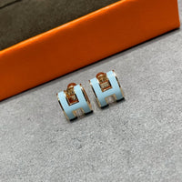 [Amore Jewels]POP H SKY BLUE STUD EARRINGS