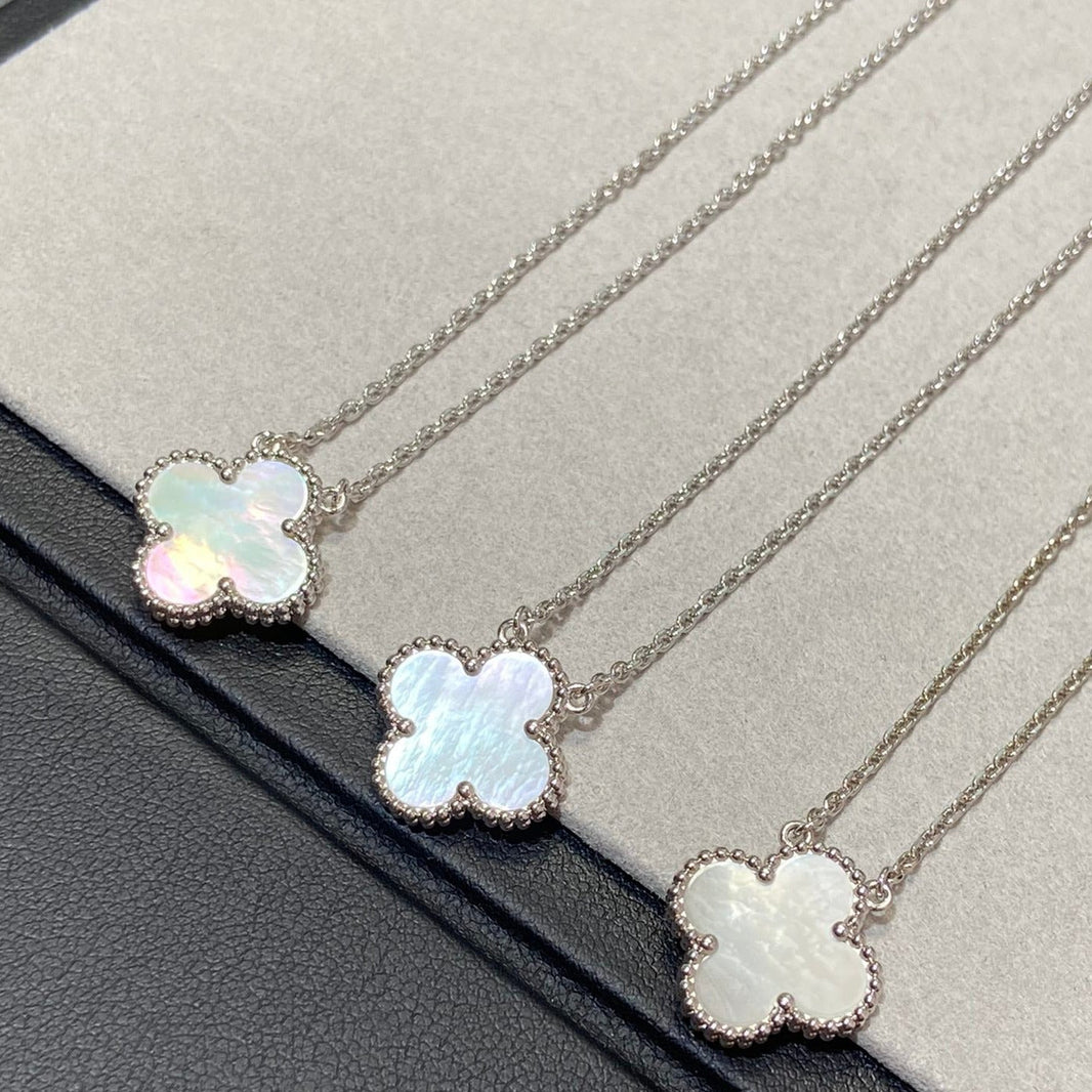 [Amore Jewels]CLOVER MEDIUM SILVER WHITE MOP NECKLACE