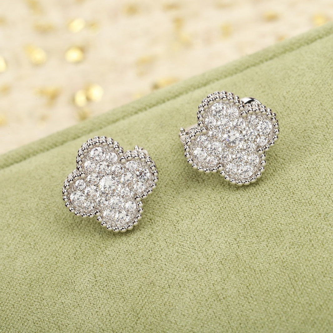 [Amore Jewels]CLOVER DIAMOND STUD EARRINGS