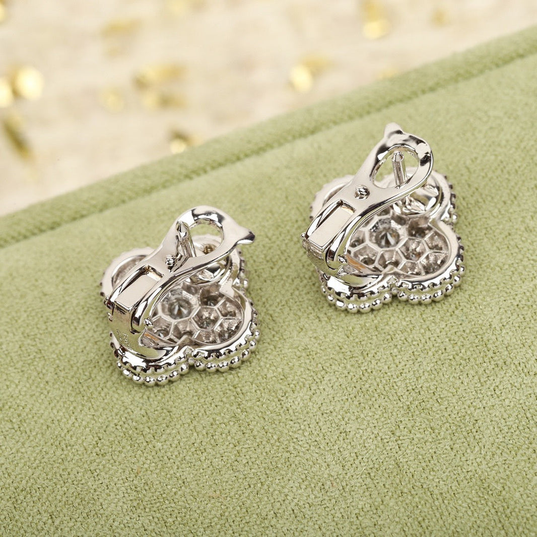 [Amore Jewels]CLOVER DIAMOND STUD EARRINGS