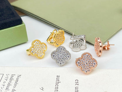 [Amore Jewels]CLOVER DIAMOND STUD EARRINGS