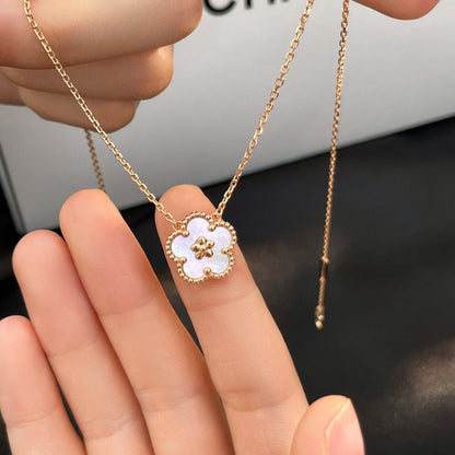 [Amore Jewels]LUCKY  WHITE MOP  PLUM BLOSSOM NECKLACE
