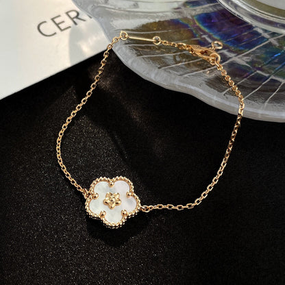 [Amore Jewels]LUCKY WHITE MOP PLUM BLOSSOM  BRACELET