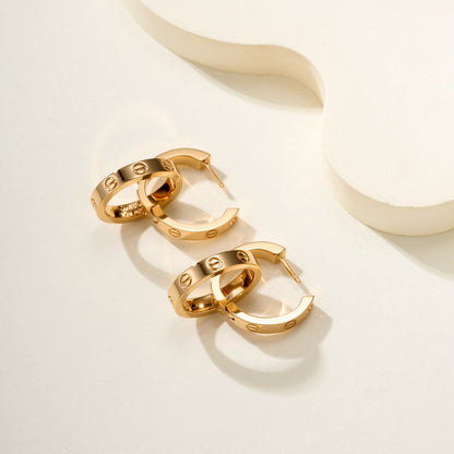 [Amore Jewels]LOVE 3.3MM DANGLE HALF DIAMOND EARRINGS