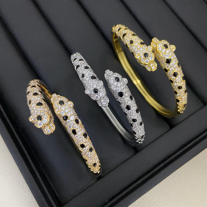 [Amore Jewels]PANTHERE DOUBLE HEADED HALF DIAMOND OPEN BRACELET
