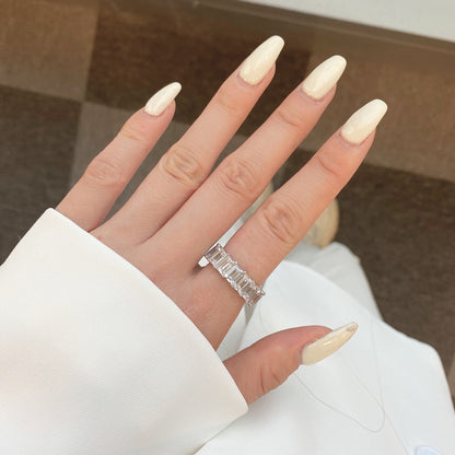 [Amore Jewels]0.75 Carat Elegant Emerald Cut Tennis Ring