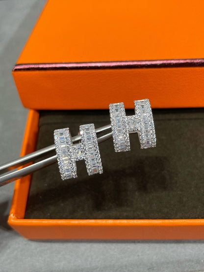 [Amore Jewels]H STUD EARRINGS WITH SILVER DIAMONDS