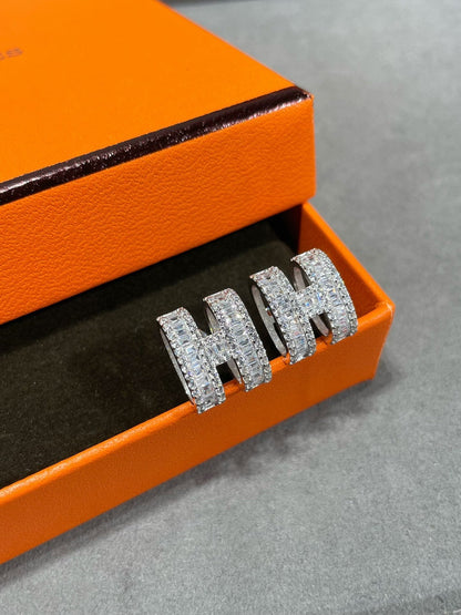 [Amore Jewels]H STUD EARRINGS WITH SILVER DIAMONDS