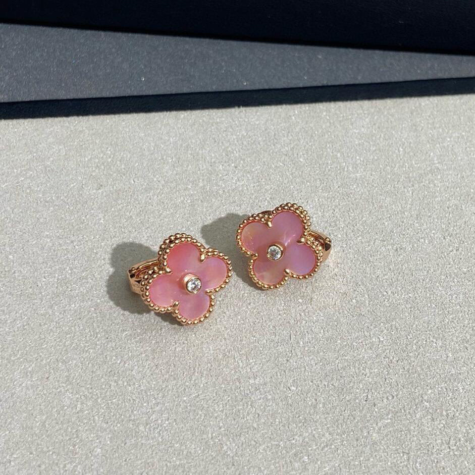 [LEGEND]CLOVER MEDIUM 1 DIAMOND PINK EARRINGS