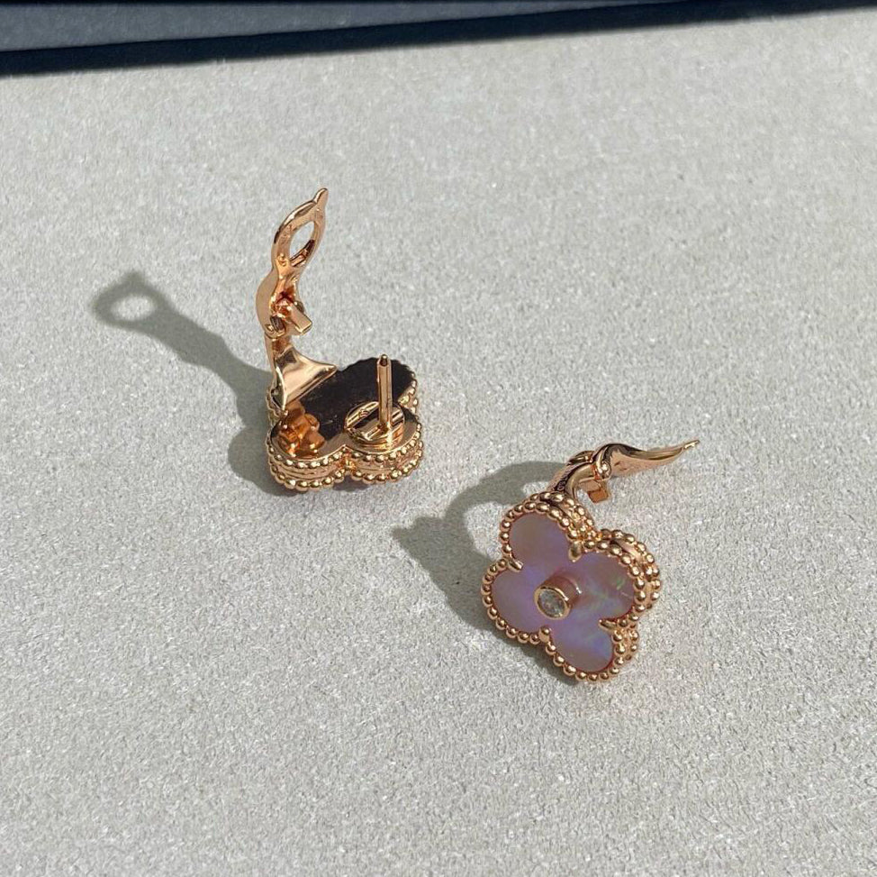 [LEGEND]CLOVER MEDIUM 1 DIAMOND PINK EARRINGS