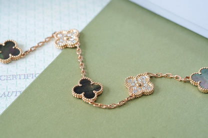 [Amore Jewels] CLOVER 5 MOTIF GRAY MOP BRACELET COLLECTION