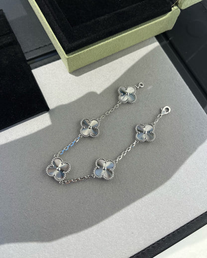 [Amore Jewels] CLOVER 5 MOTIF LASER BRACELET COLLECTION
